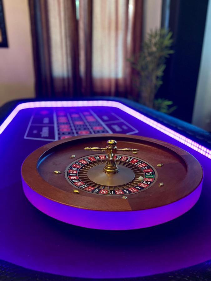 Апартаменты Capsule Casino - Jacuzzi - Billard - Netflix - Console & Jeux Монс Экстерьер фото
