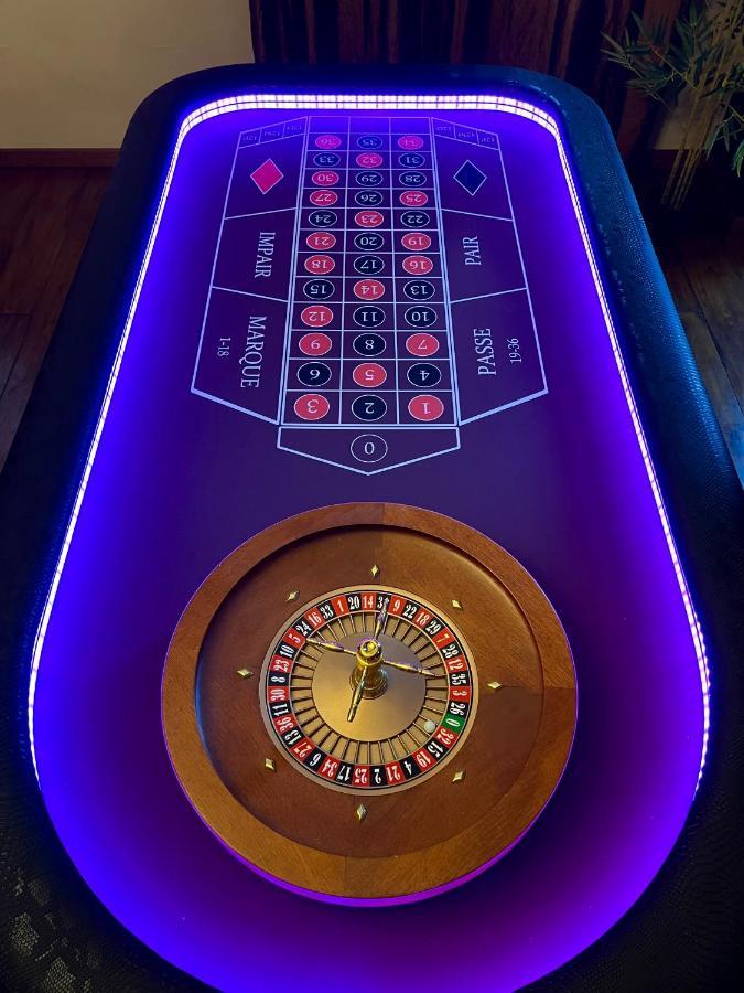 Апартаменты Capsule Casino - Jacuzzi - Billard - Netflix - Console & Jeux Монс Экстерьер фото
